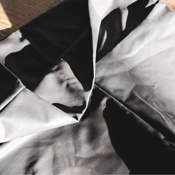 Faux Leather Leggings - Picture 3 of 4